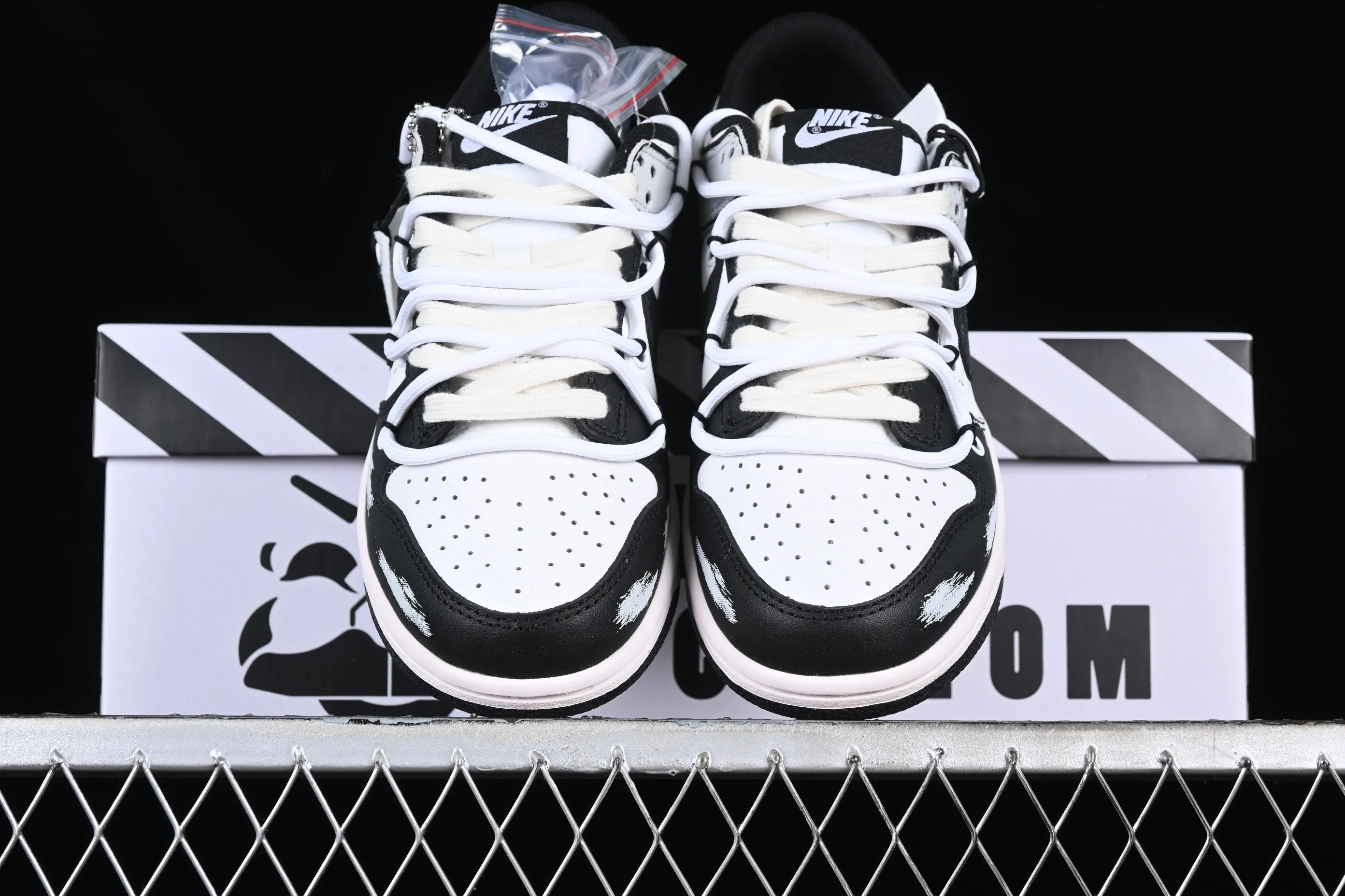 All categories Nk SB Dunk series Nk SB Dunk Low low-top sneakers Nk Dunk Low Skywalker black and white gray summer simple SB strap low-top casual sneakers DD1391-100